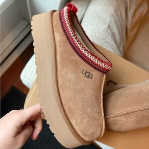 UGG Tazz II slipper